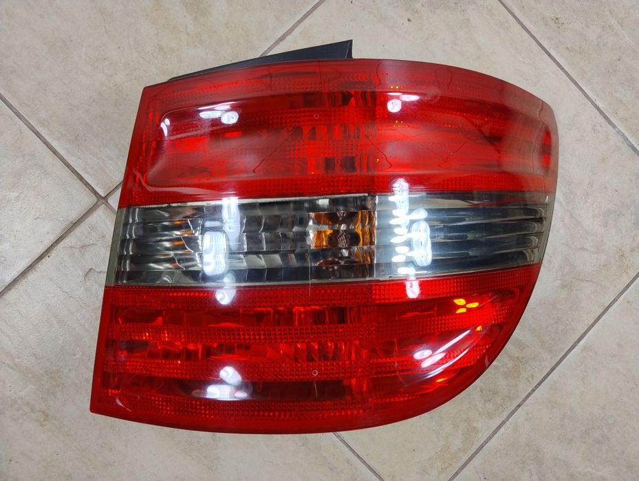 Mercedes b klasa w245 lampa tył prawa błotnik Europa wysyłka OLX