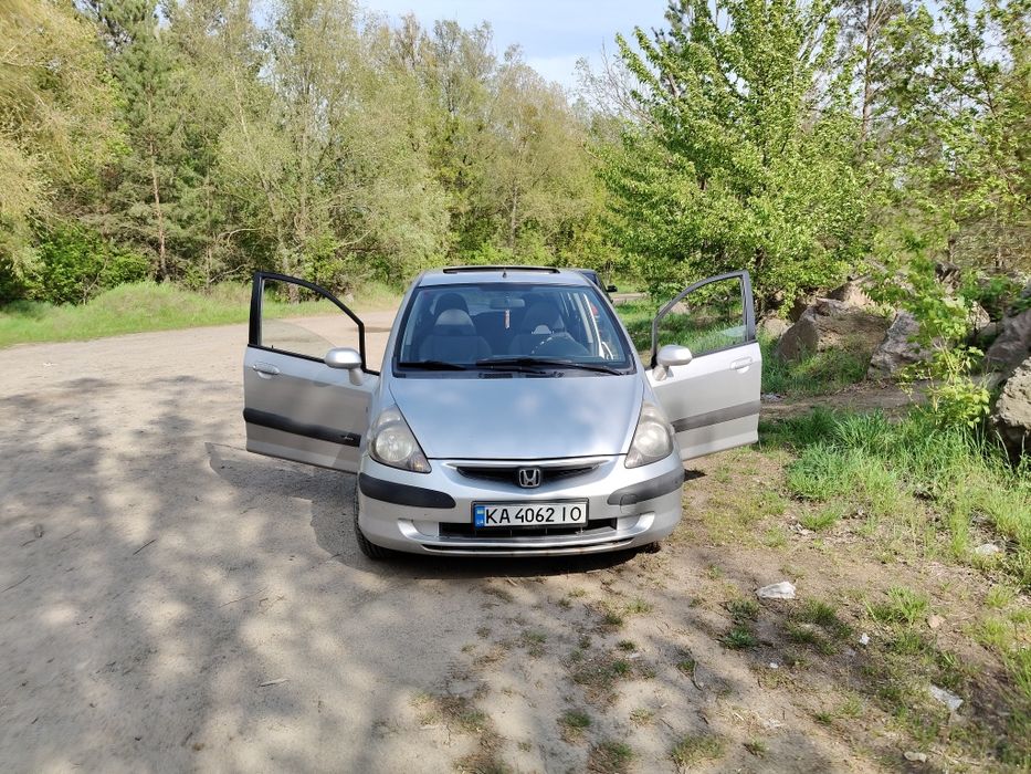 Продам авто Honda Jazz 2002