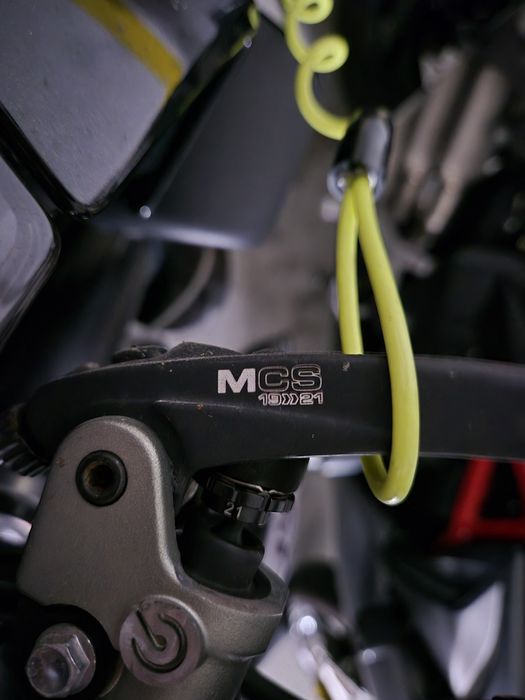 Triumph street triple rs 765