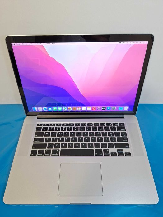 MacBook Pro Ecrã Retina de 15,4" Intel Core i7 - 2,5 Ghz l 16 Gigas Memória RAM DDR 4 | Disco SSD de alta velocidade | Gráfica Iris Pro 1536 MB | NOVO