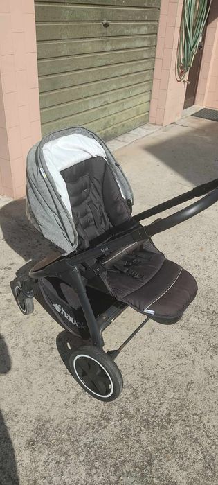 Carrinho de passeio435859907979530240