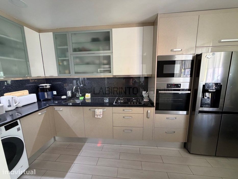 Apartamento T2 em Excelente Estado no Olival Basto, Odivelas - A su...