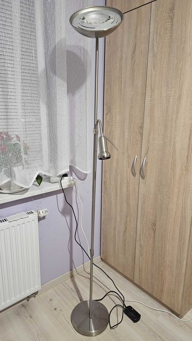 Lampa wolnostojąca. 180 cm. Halogen regulowana jasność.