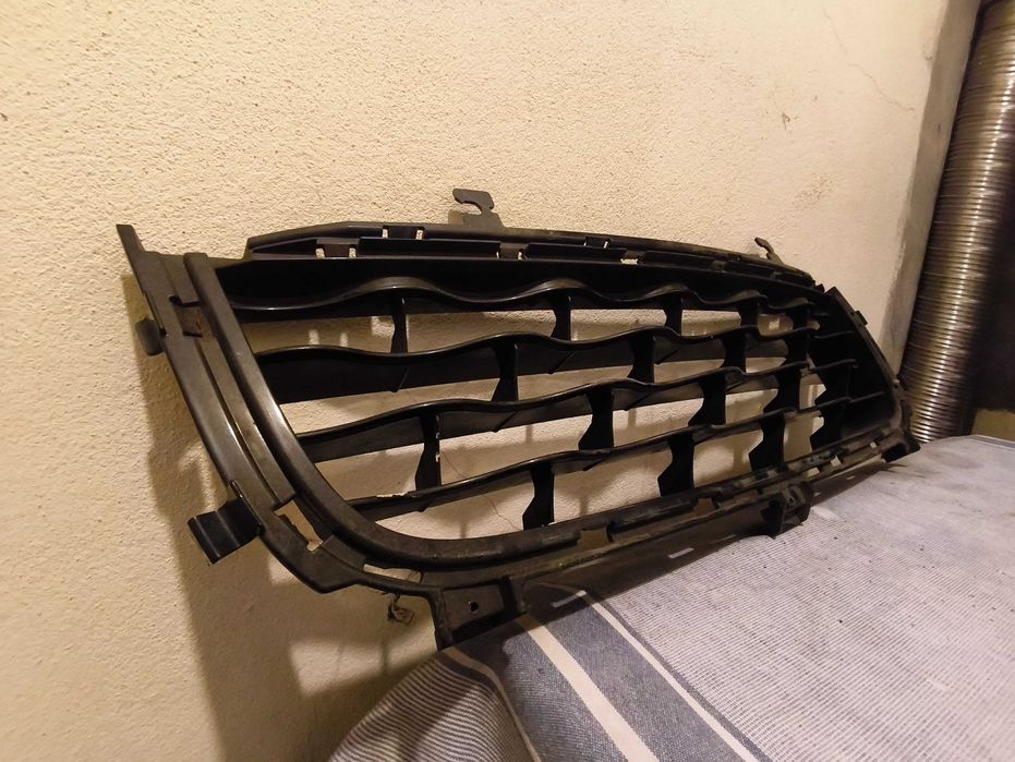 Grelha central para-choques Laguna 2