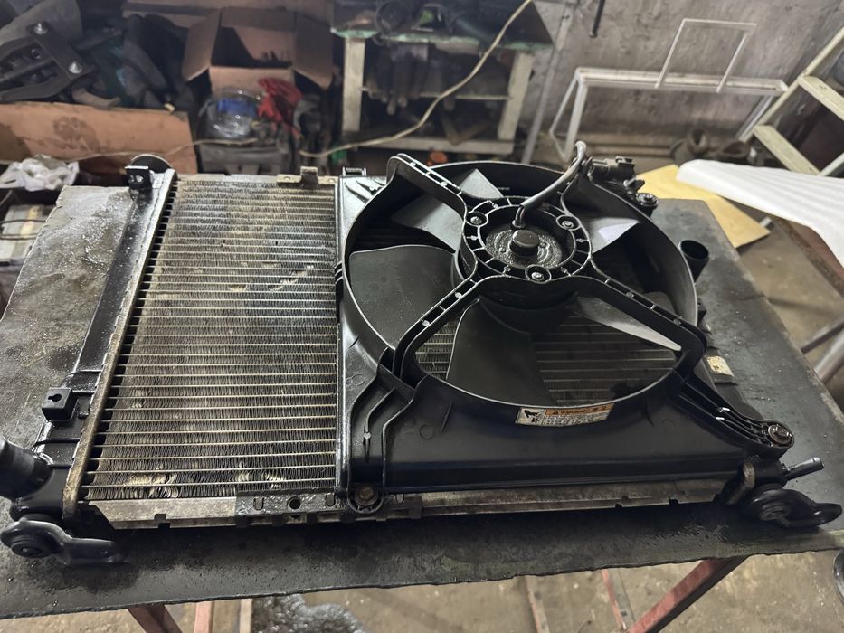Радиатор с вентилятором Ланос .