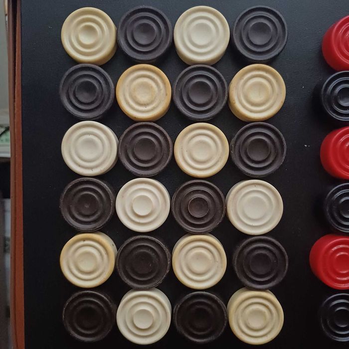 Шашки  черные, белые из СССР, комплект игра