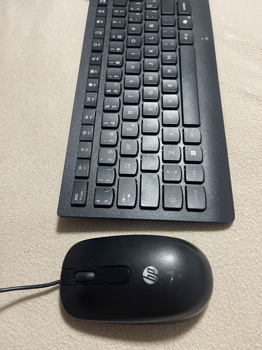 Lenovo ThinkCentre M70q Gen 5 (Tiny PC / Mini PC) *LER ANÚNCIO*