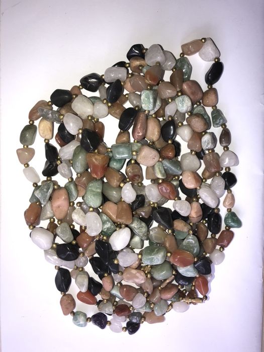 Бусы из натуральных камней поштучно или на вес