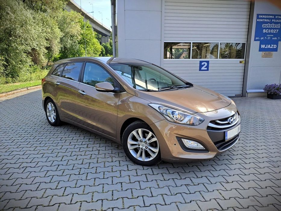 Hyundai I30 nawigacja, kamera, grzane fotele, pół-skóry, 2 klucze, udok. przebieg
