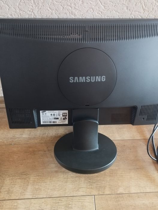 Monitor LCD  Samsung SyncMaster 2243NW