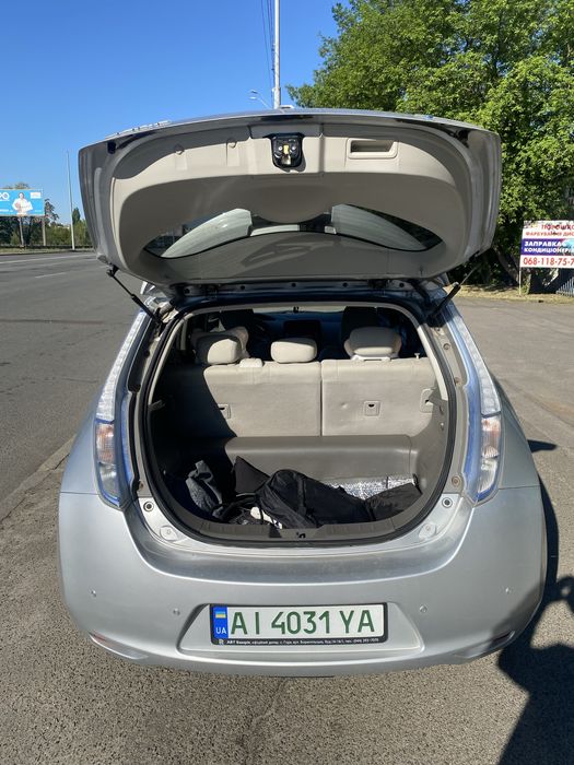 Продам Leaf 2013 52kWt  чистий японець