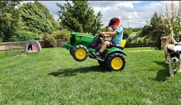 Peg Perego JOHN DEERE traktor dla dzieci.Na wysyłkę Auto na akumulator