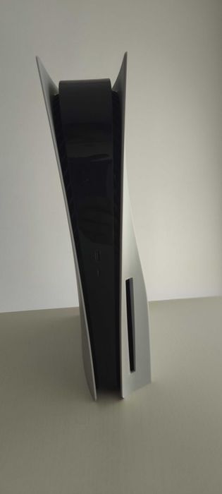 PS5 Edição Disco (Como Nova - Chassis CFI-1216A) + 3 Jogos