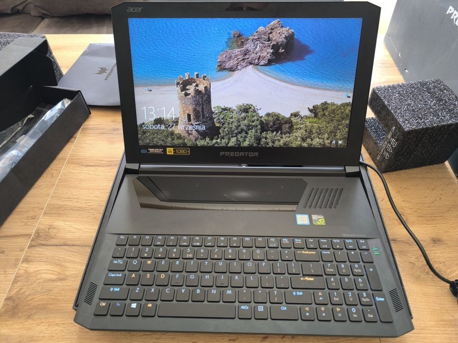 Laptop acer predator triton 700