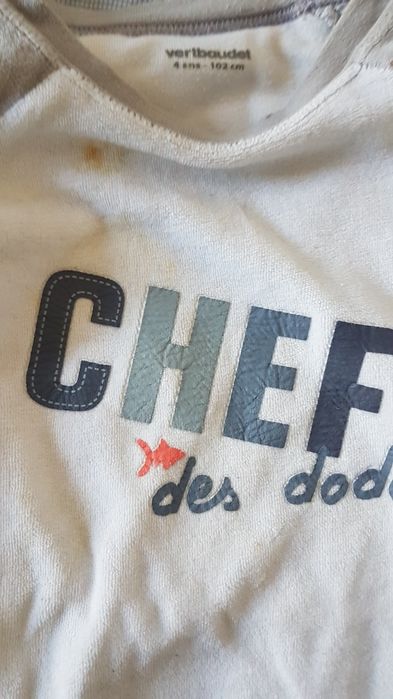 Pijama em turco cinzento claro, tamanho 4 anos.