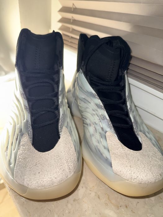 Adidas Yeezy QNTM BSKTBL