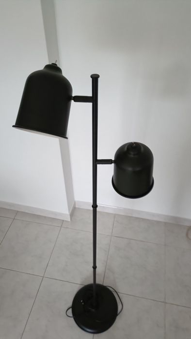 Candeeiro de pé 2 lâmpadas