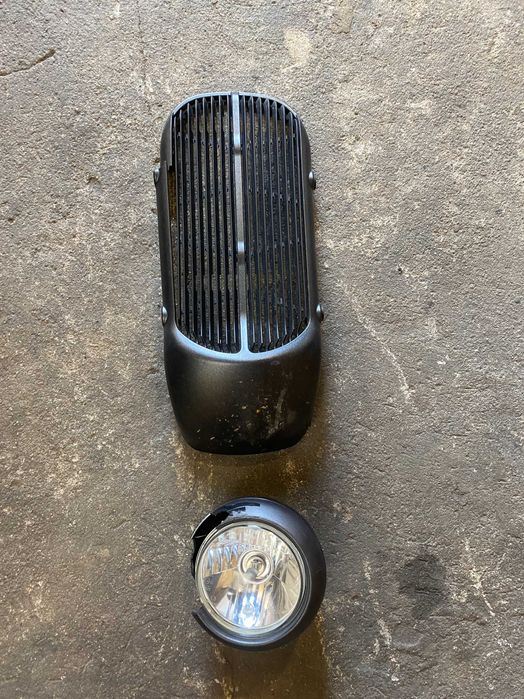 Hyosung GV 125 Bobber reflektor i grill kratka wypełnienie