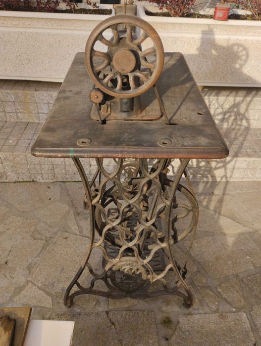 Máquina de Costura Singer Antiga