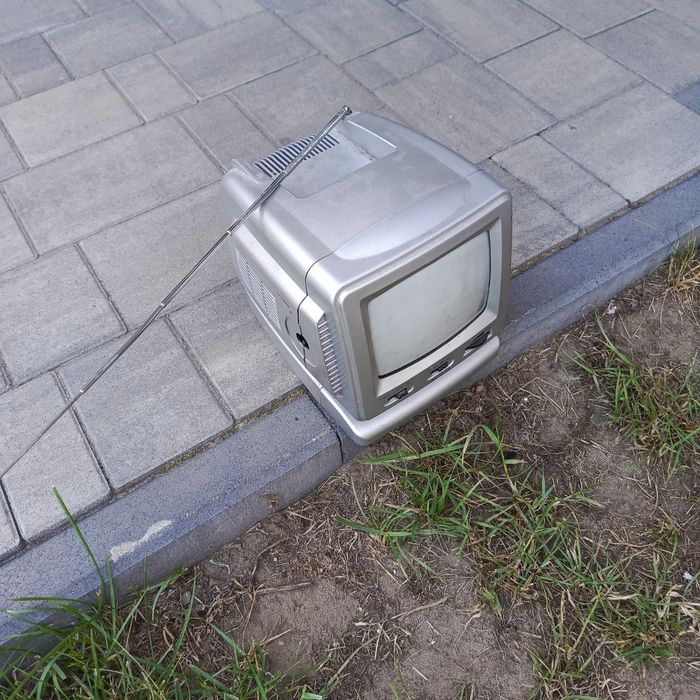 Telewizor z lat 90