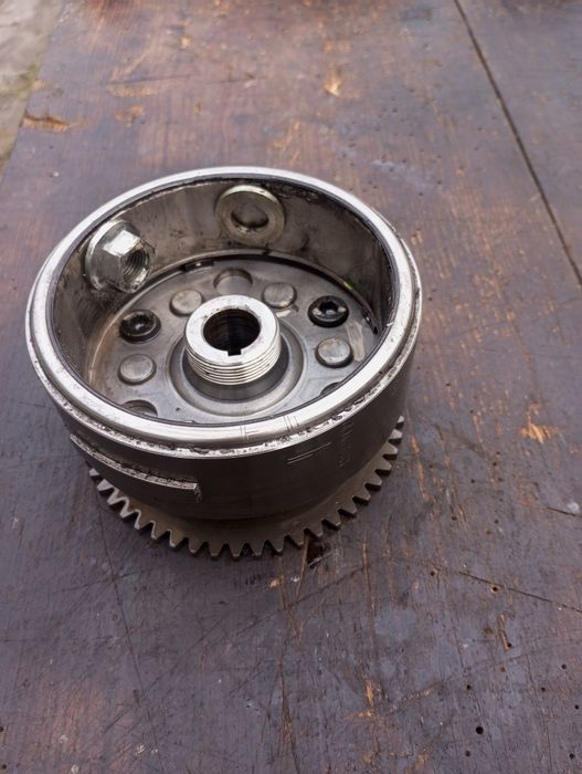 Magneto ze sprzęgiełkiem honda CBR 124 JC34 koło zamachowe magnesowe