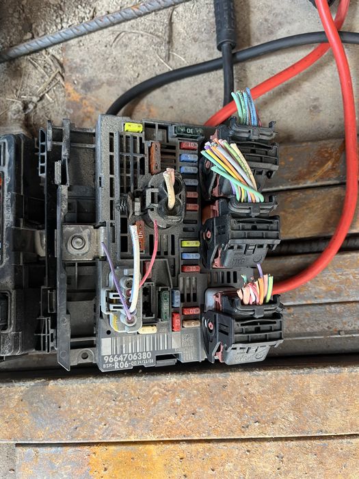 Блок  BSM Пежо Сітроен r01 r02 r03 r04 r05 r06 z01 z04 ab1 ab2 L02 L04