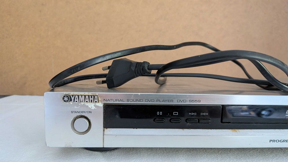 odtwarzacz Yamaha DVD-S559 + pilot oryginalny