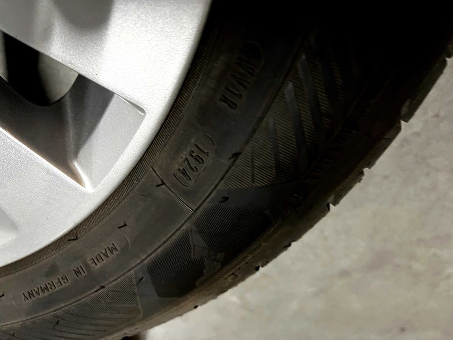 Jantes Volkswagen Golf 7 com 4 pneus novos Goodyear Efficientgrip Performance2 205/55 R16 91 V