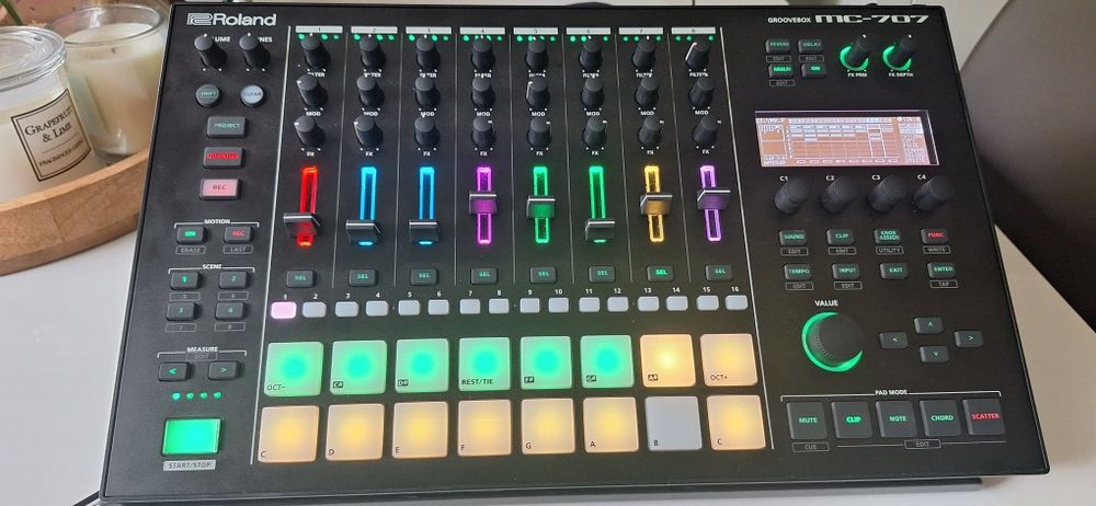Roland MC707 MC-707 Groovebox