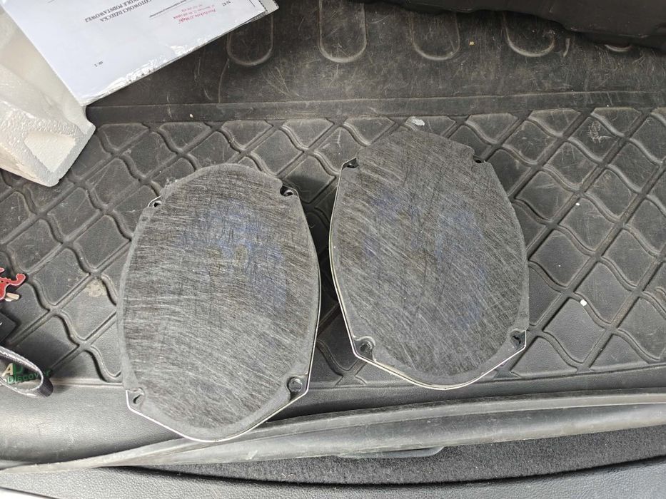 Subwoofer i glośniki przód  dodge Durango