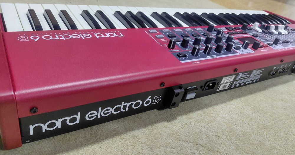 Teclado Nord Electro 6D 61 teclas
