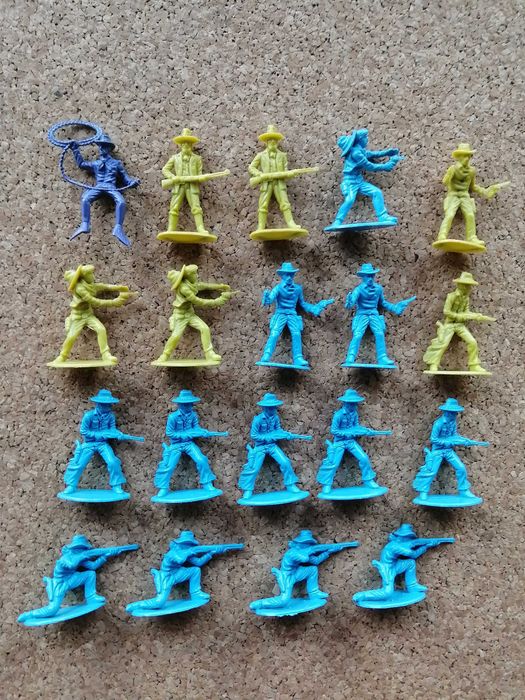 Índios e Cowboys de plástico com acessórios