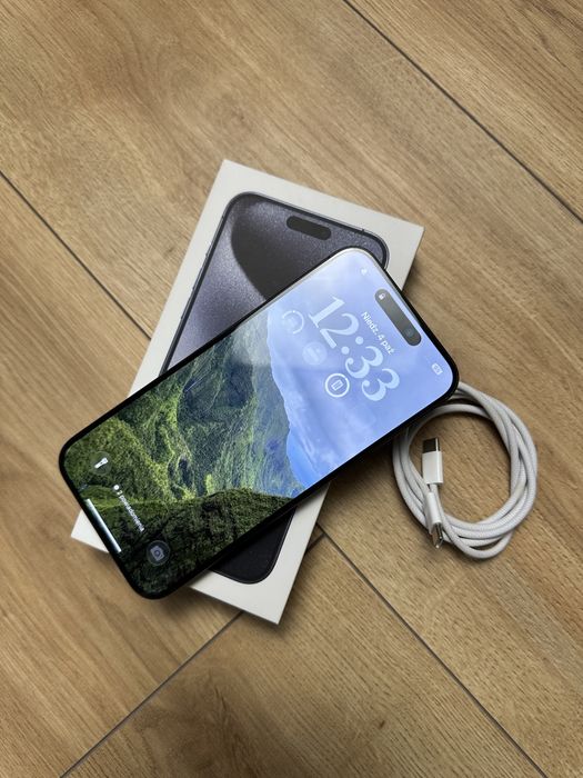 Apple iPhone 15 PRO MAX 256GB super stan, komplet!