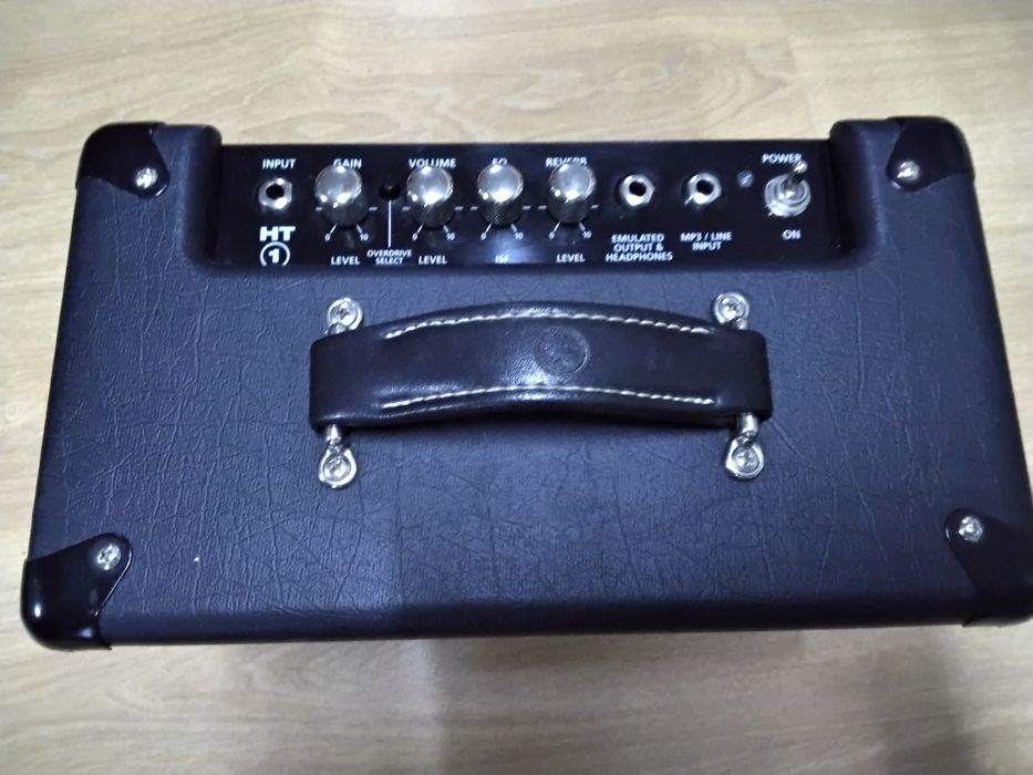 Amplificador Blackstar HT1R, valvulado, impecavel.