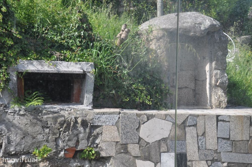Casa para Restauro em Abação