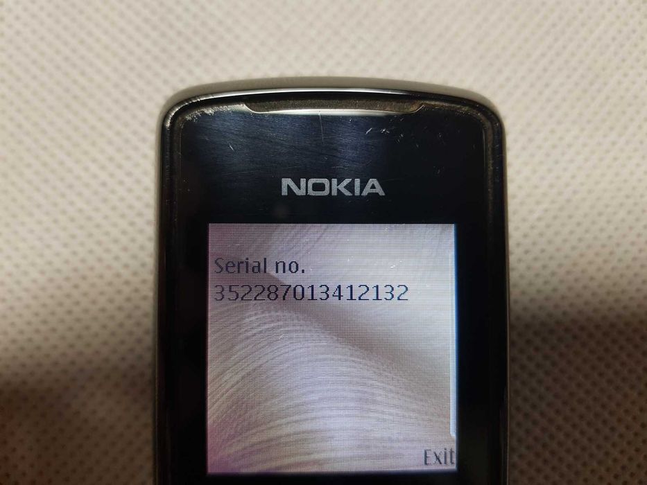 NOKIA 8800 RM-165 / Czarna z ładowarką