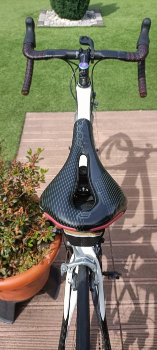 Biblioteca em carbono, tamanho S