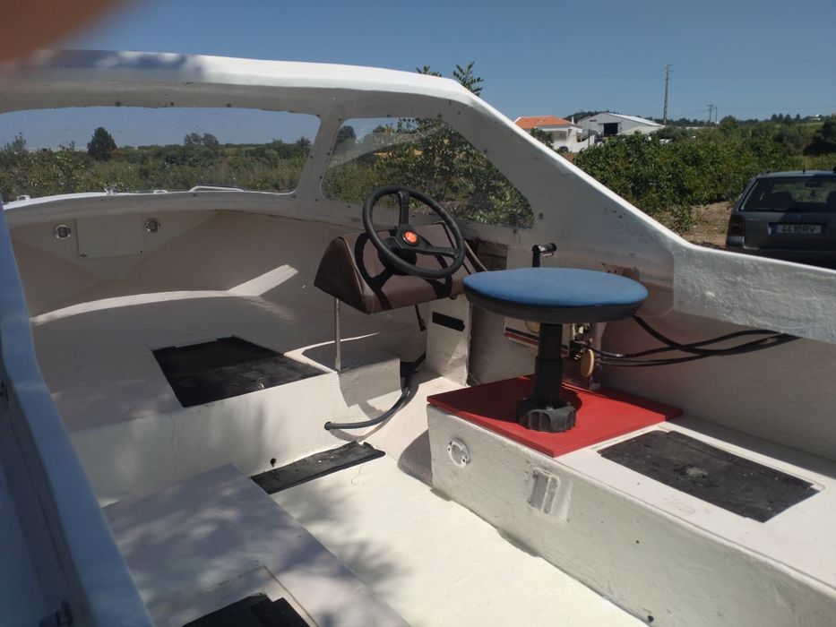 Barco semi cabinado 4,70 m