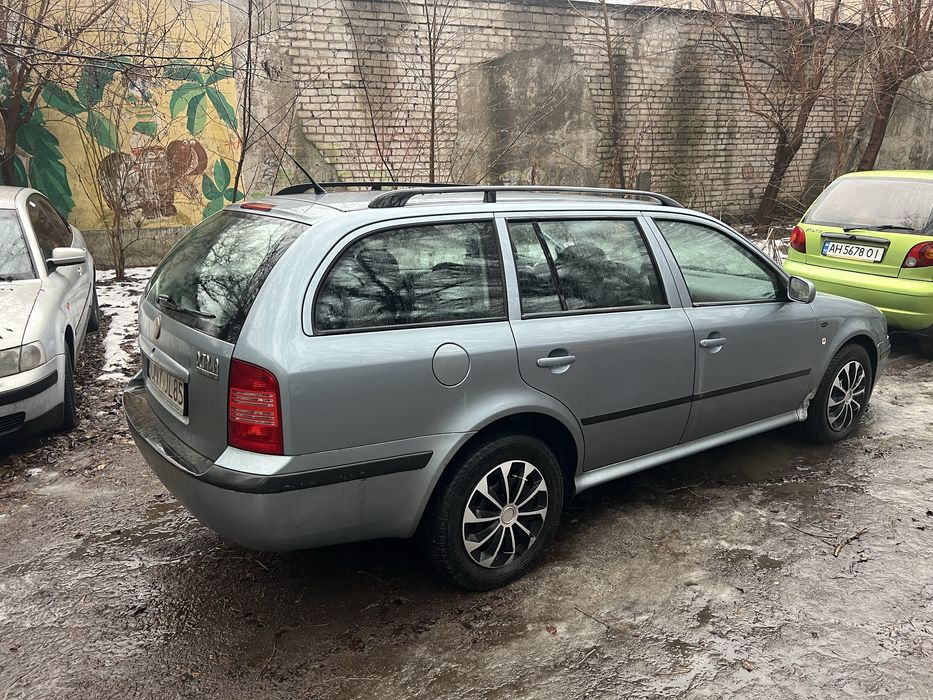 Продаю Шкоду Октавію універсал рестовую 1.9 дизель