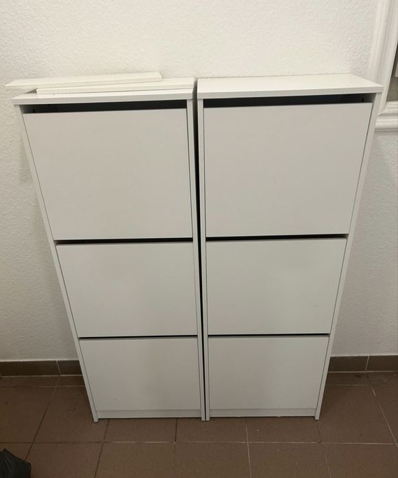 IKEA BISSA szafka na buty biała 3 klapy 49x28x135 cm