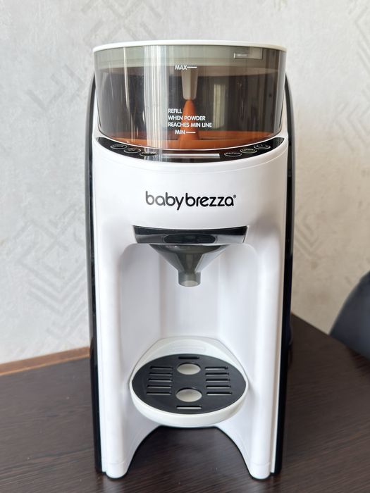 Машина для приготування дитячої суміші Baby Brezza Formula Pro Advanced