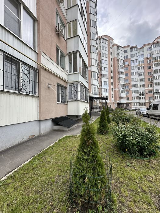 Продам 3-х кімнатну  квартиру  на Леваді.