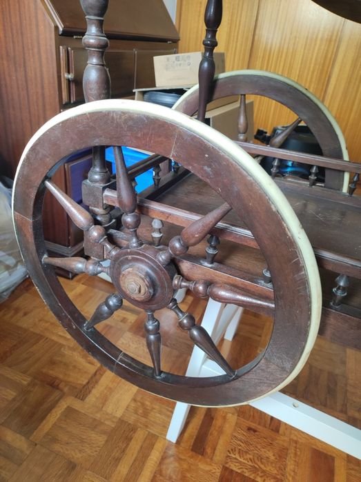 Carrinho de chá de madeira