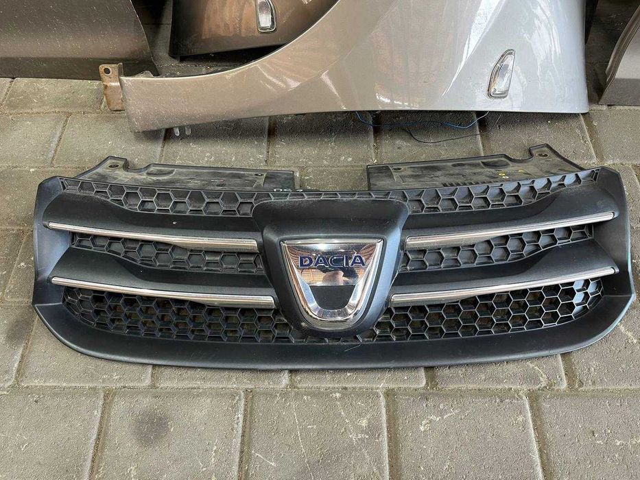 Рішотка бампер Dacia Sandero 2 Logan 2 (2013-2016)