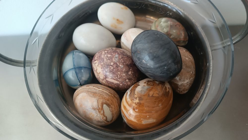 Jajo z kamienia różne