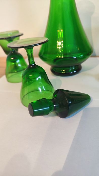 Egermann karafka i 6 kieliszków, szkło zielone, Czechy