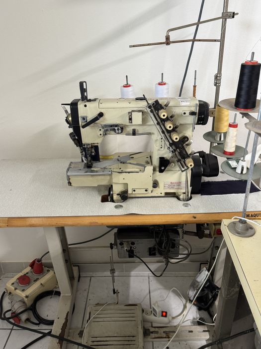 Máquina de Costura Industrial Rebatadora