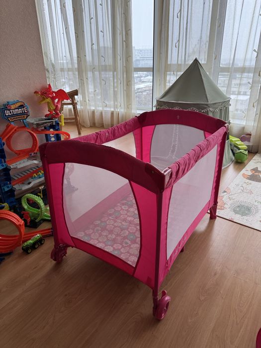 Ліжечко-манеж