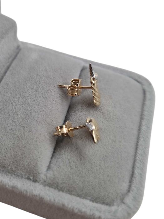 Złote kolczyki jednorożec p585 – żółte i białe złoto