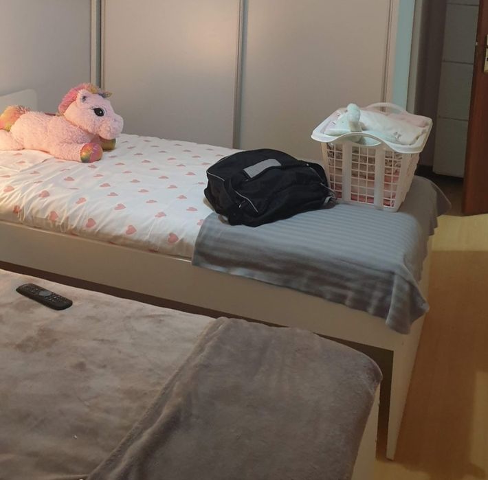 Camas solteiro como novas